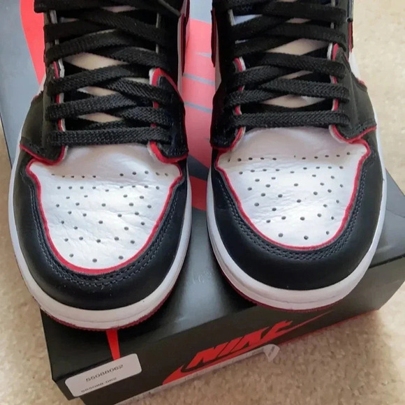 Amazon.com | Nike Jordan Mens Air 1 Retro High OG 555088 161  NIKE Air Jordan Retro High OG Sneakers